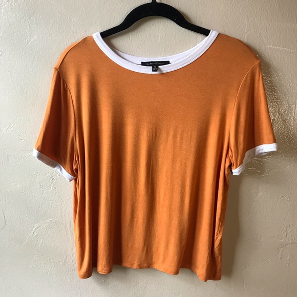 Hippie Chic Tops - Hippie ☮️ Chic Cropped Tee